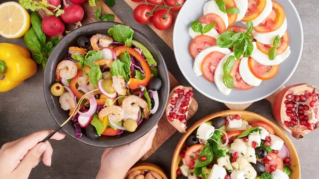 Ilustrasi  pola makan mediterania/freepik.com/jcomp