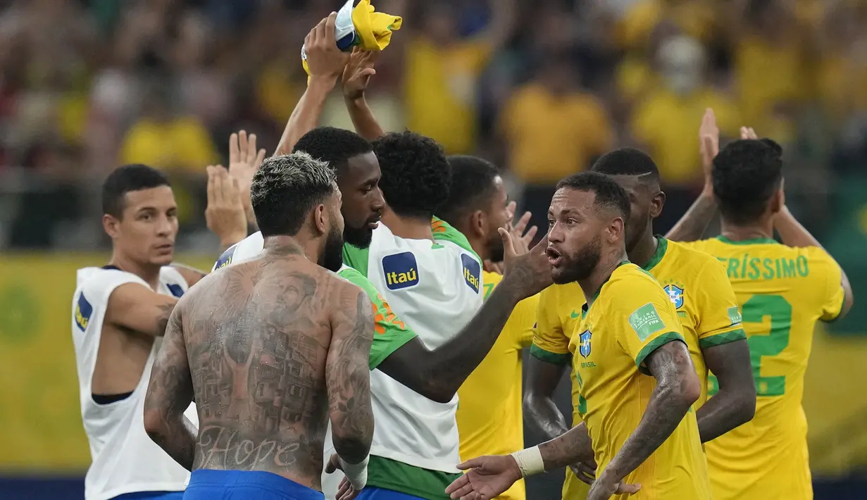 Skor 4-1 untuk kemenangan Brasil bertahan hingga laga usai. (AP/Andre Penner)