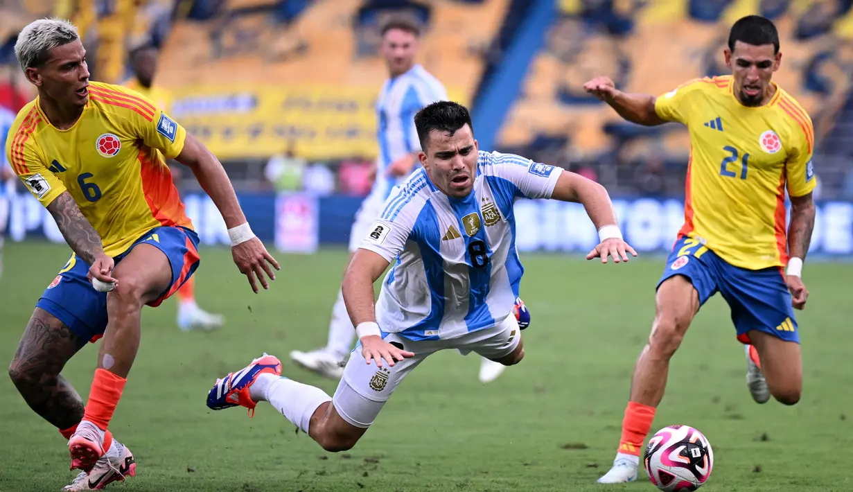 Sejak menit awal, pertandingan antara Kolombia melawan Argentina berlangsung ketat. (Raul ARBOLEDA/AFP)