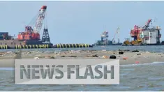 Minggu (16/4/2016), Ratusan nelayan di Teluk Jakarta berencana melakukan aksi penyegelan pulau reklamasi yakni Pulau G yang sedang dibangun. Para nelayan ini menolak reklamasi pantai utara Jakarta.