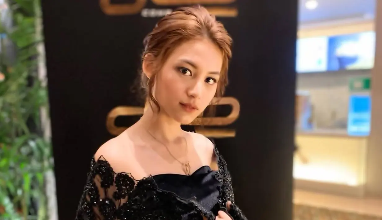 Ia menjadi model video klip Band Noah dalam lagu Kupeluk Hatimu pada tahun 2019 yang sempat viral. Sebagai model video klip band yang banyak penggemarnya namanya pun kian populer. Bahkan ia sempat dikabarkan memiliki kedekatan dengan Ariel. (Liputan6.com/IG/@laniafira)