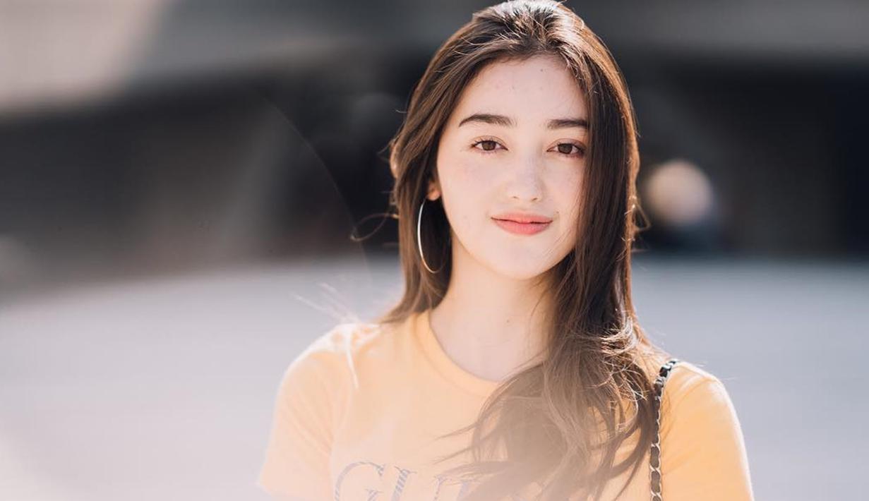 FOTO: Gaya Liburan Ranty Maria, Modis dan Memukau - Hot Liputan6.com