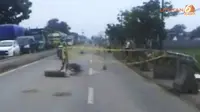 [VIDEO] Jalan Pantura Subang Ambles, Lalin Padat Sepanjang 3 Km