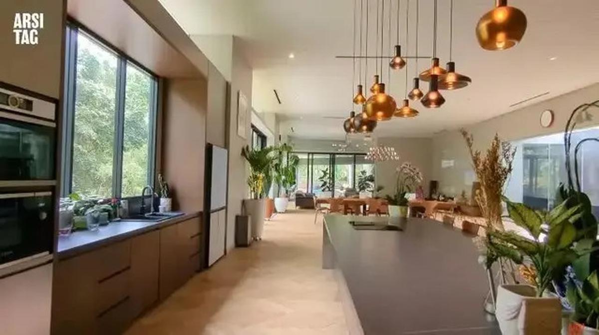 Potret Dapur di Rumah Dr. Tompi, Punya Model Mewah dan Fungsional di Dalam Satu Ruang