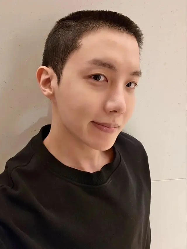 J-Hope Akhirnya Potong Rambut Cepak, Siap Pergi Wamil Ikuti Jejak Jin BTS