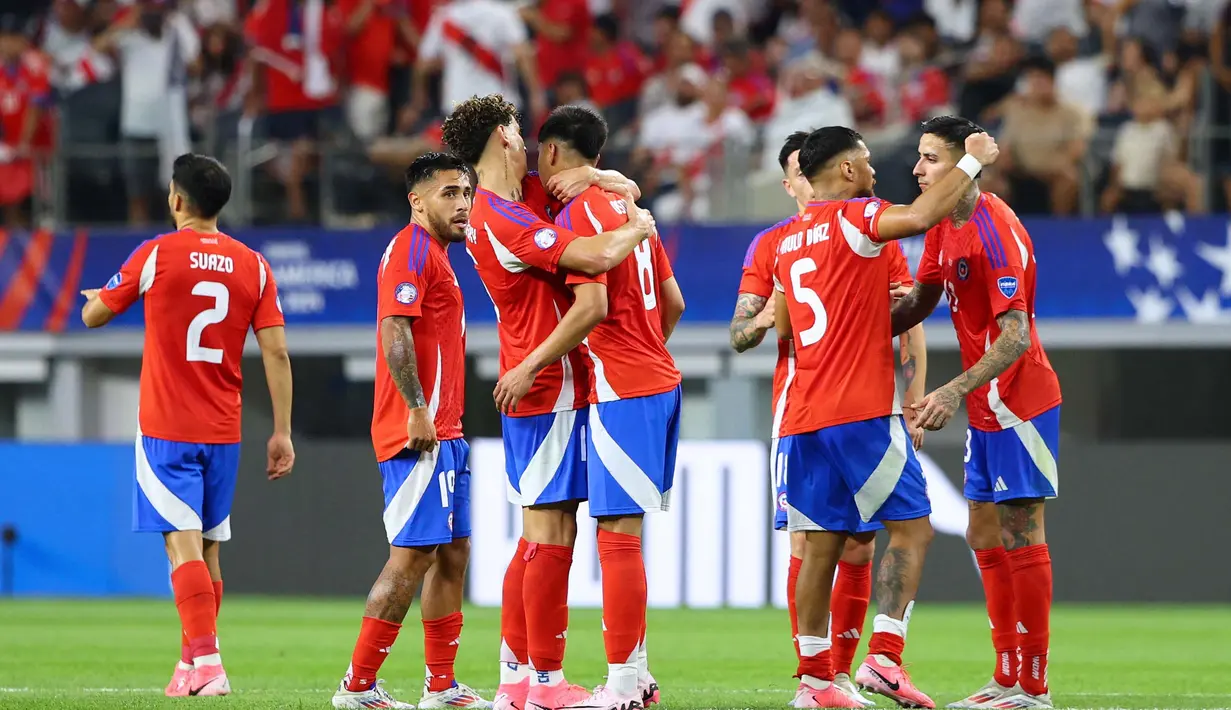 Sementara, Chile berada di peringkat ketiga dengan mengemas satu poin dari satu pertandingan yang dijalani. (Aric Becker/AFP)