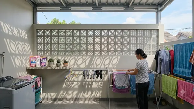 Desain Tembok Ruang Jemur dengan Roster Kaca (AI Generated)