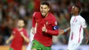 Cristiano Ronaldo. Striker Timnas Portugal berusia 36 tahun ini telah membuat 10 hattrick dari total 115 gol dalam 182 laga internasional. Teranyar ia mencetak 3 gol ke gawang Luksemburg pada laga Kualifikasi Piala Dunia 2022, 12 Oktober 2021 yang berkesudahan 5-0. (AP/Joao Matos)
