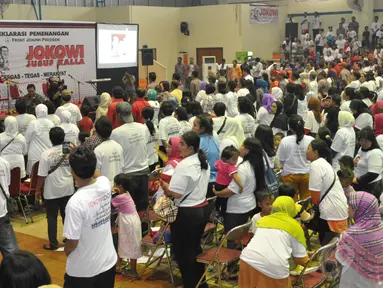 Ribuan orang di Pulo Gadung mendeklarasikan diri mendukung Joko Widodo sebagai presiden (Liputan6.com/Panji Diksana)