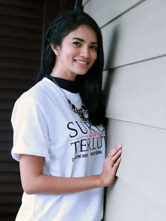 Suatu pengalaman berharga dalam hidupnya dapat memerankan satu karakter penting di film Surga Yang Terluka. (Adrian Putra/Bintang.com)