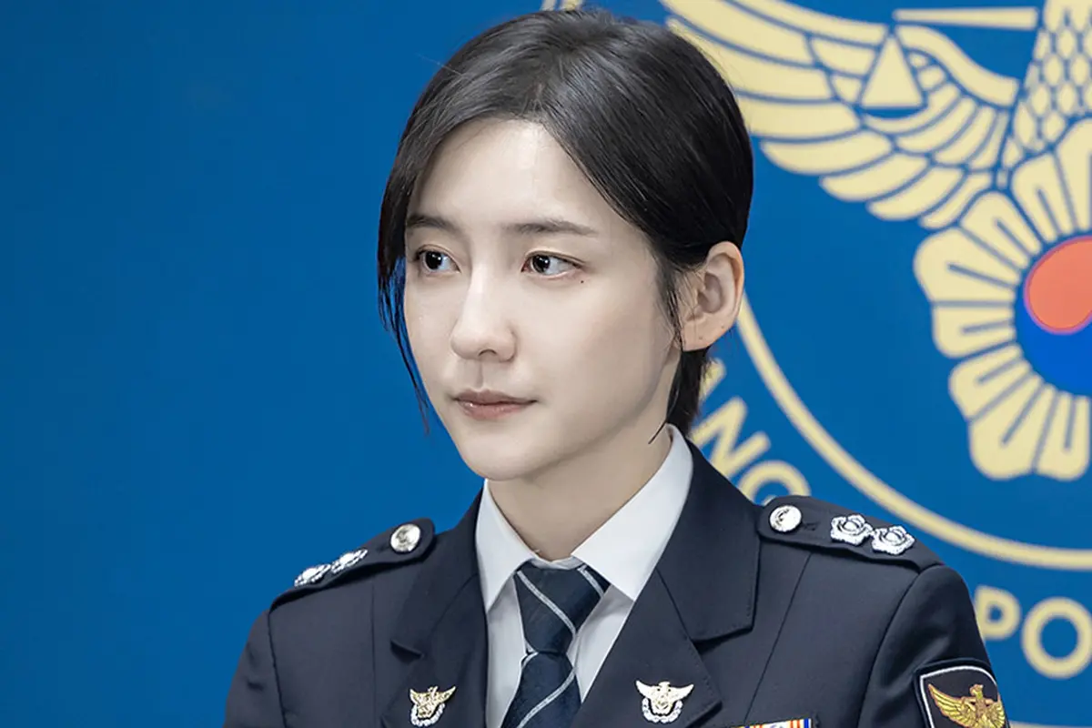 Park Ji Hyun dalam drakor Flex X Cop