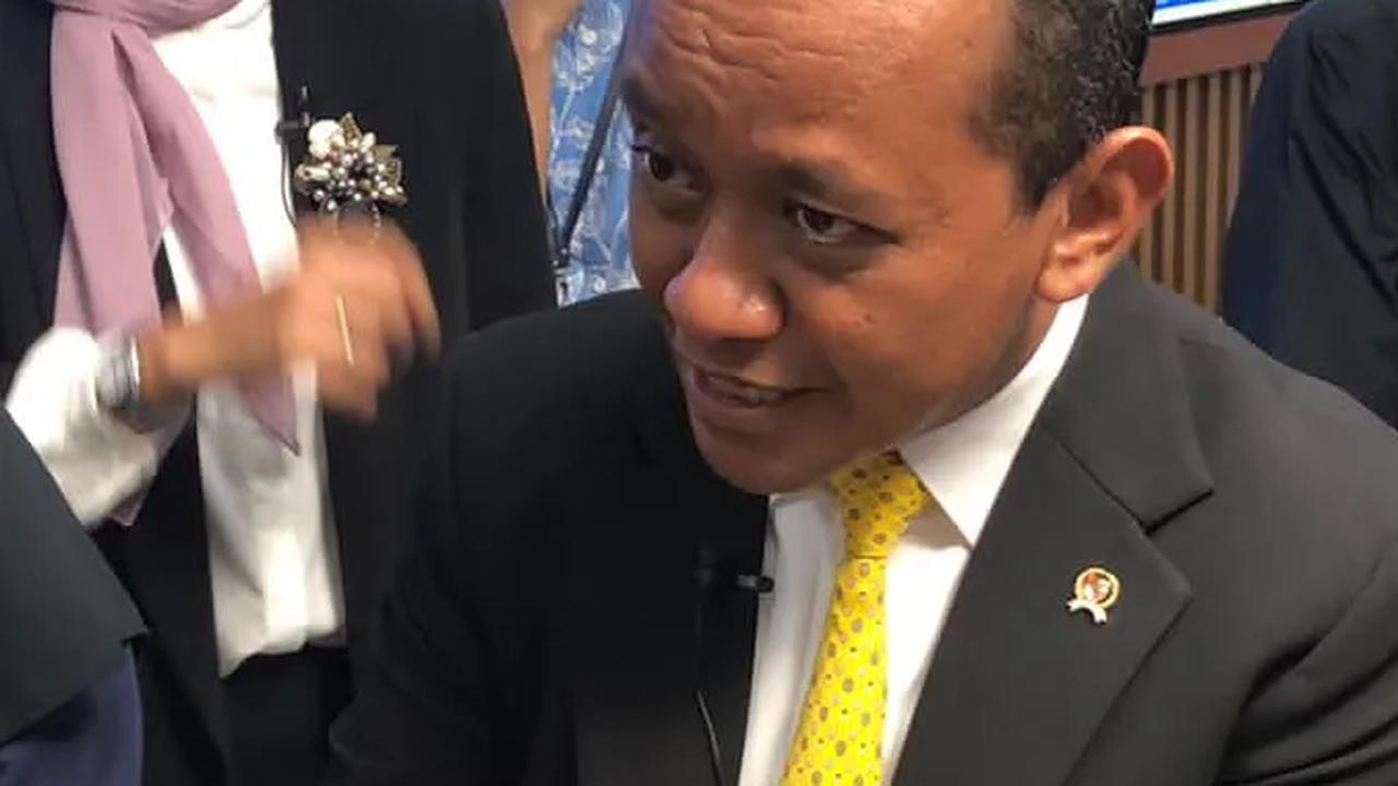 "Tapi itu kita jangan saling menyalahkan, kalau salah itu salah Menteri Investasi," ucap Bahlil.&nbsp;