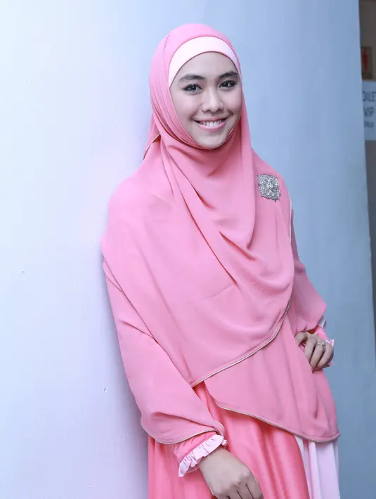 Menurut pemeran yang melejit namanya dari film 'Ketika Cinta Bertasbih' itu, acara televisi yang mengedepankan semangat pembelajaran bagi anak-anak harus ditambah. (Galih W. Satria/Bintang.com)