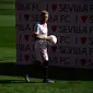Pamu Gomez berteman dekat dengan Lionel Messi. Keduanya terlibat percakapan usai Sevilla vs Barcelona di semifinal Copa del Rey (AFP)