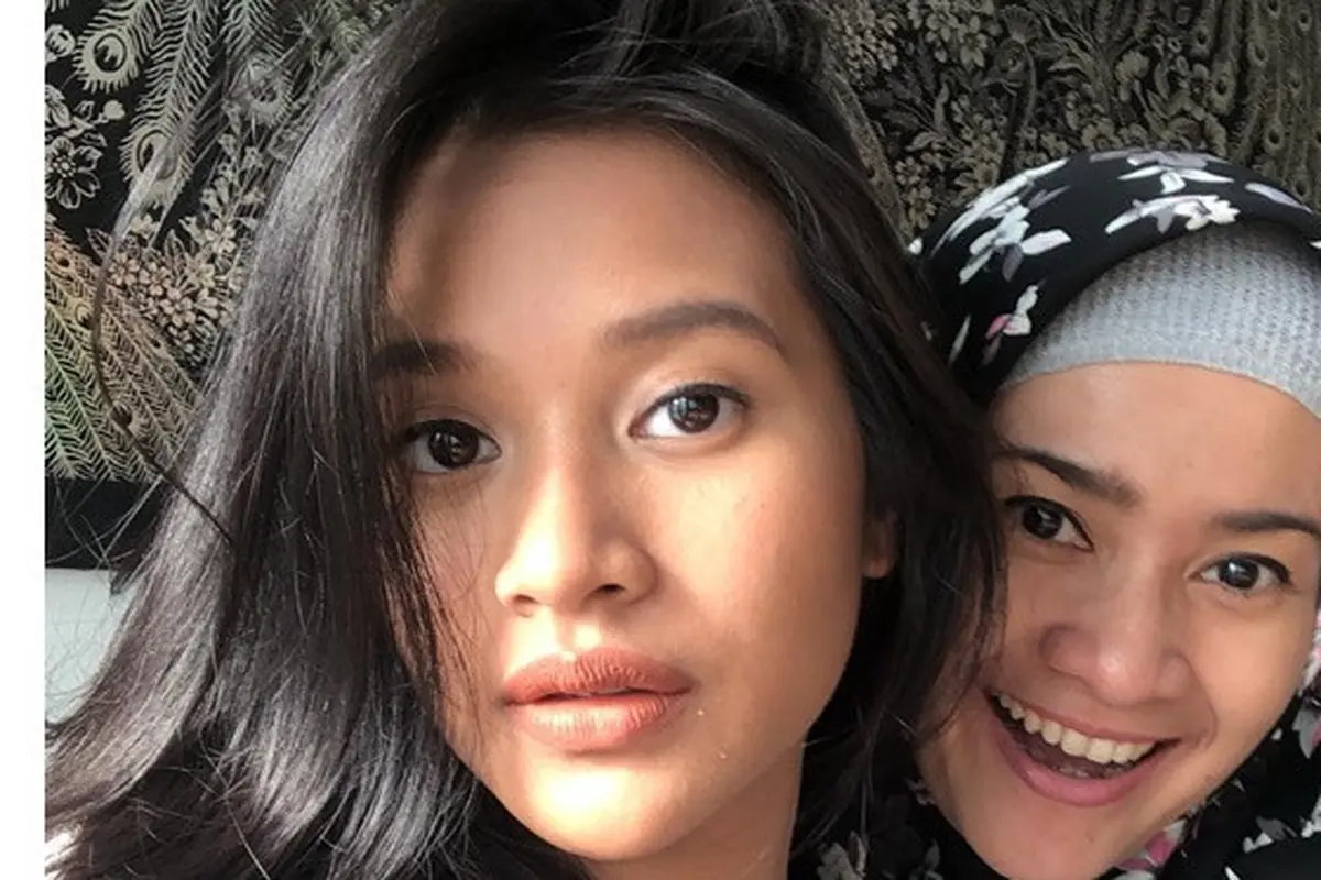 Jarang Terekspos, Ini 7 Potret Adira Anak Ikke Nurjanah yang Beranjak Dewasa
