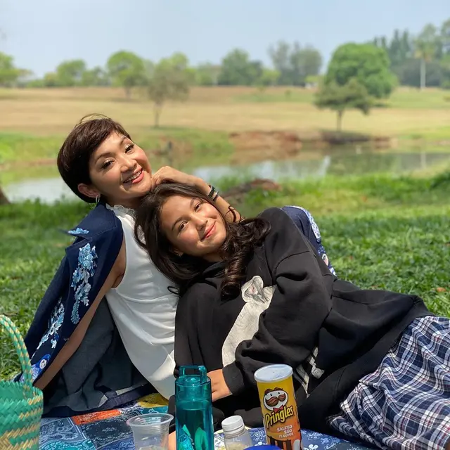 Jadi Ibu dan Anak di Sinetron, Ini 6 Kebersamaan Saskia Chadwick dan Windy Wulandari