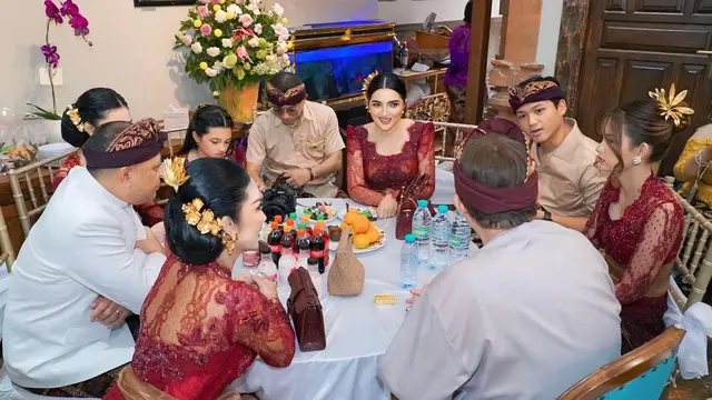 Keluarga Anang Hermansyah dan Raul Lemos (Foto: Instagram @krisdayantilemos)