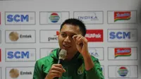 Presiden Persebaya, Azrul Ananda beri penjelasan soal transfer Andik Vermansah (Liputan6.com/Dimas Angga P)