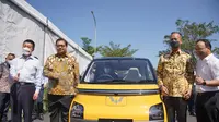 Menteri Koordinator Bidang Perekonomian Airlangga Hartarto pada acara Peluncuran Produksi Perdana Wuling Air EV di PT SAIC General Motors Wuling (SGMW) Motor Indonesia Cikarang, Jawa Barat, Senin (8/8/2022). (Dok Kemenko Perekonomian)