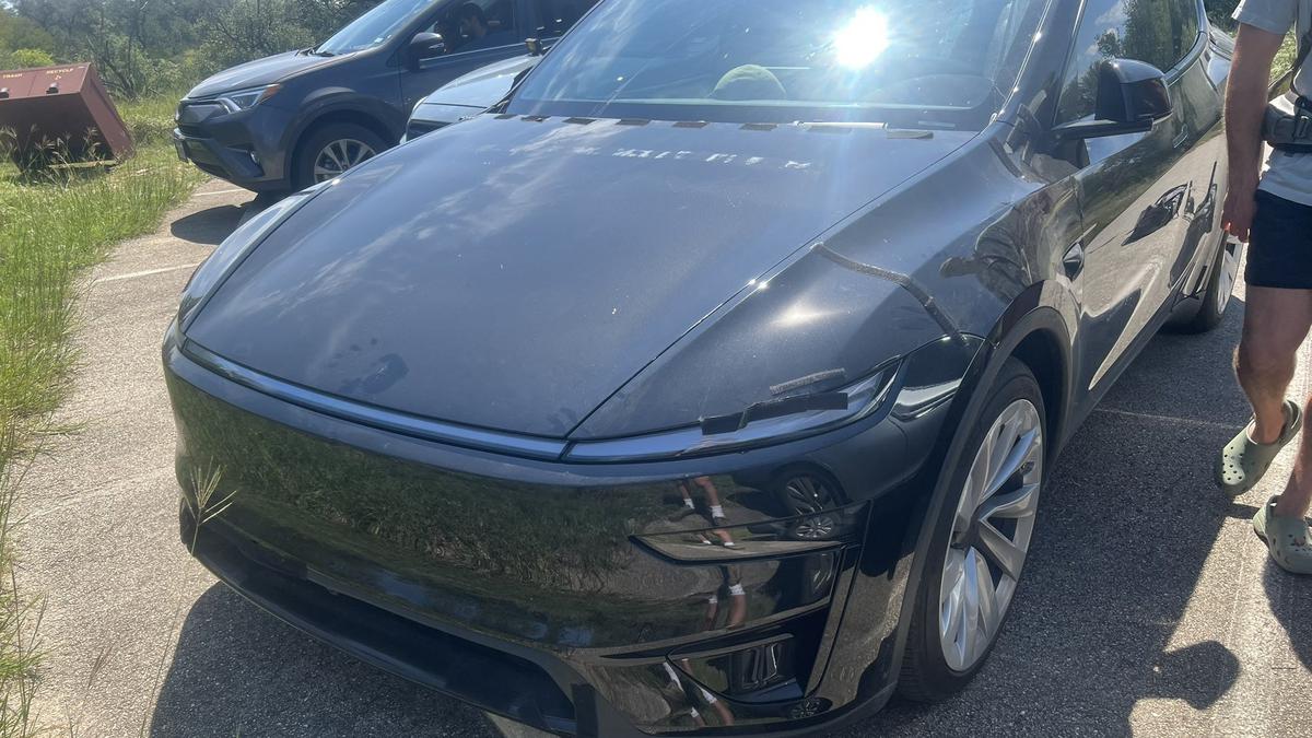 Tesla Model Y Performance Siap Meluncur di AS, Prototipe Tanpa Kamuflase Muncul di Austin