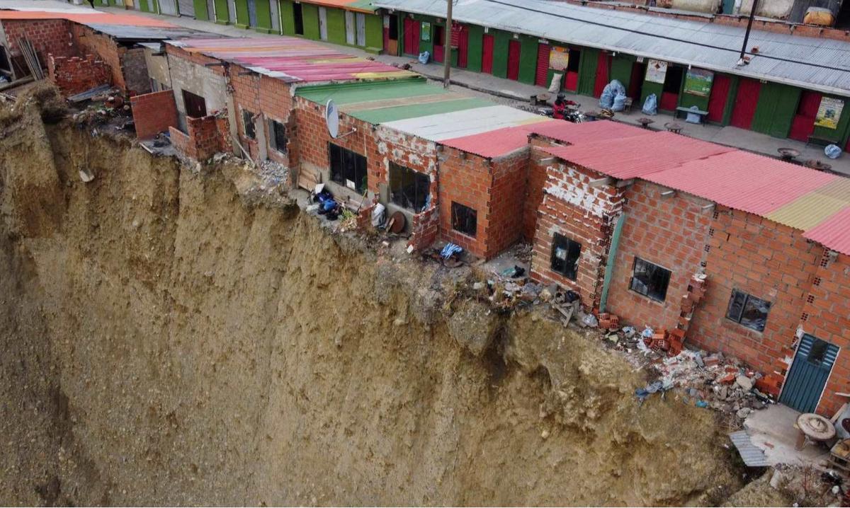 Ngerinya 'Rumah Bunuh Diri' Dihuni Para Dukun Bolivia