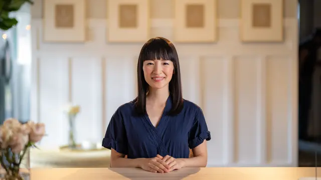 Marie Kondo dalam Sparking Joy. (Adam Rose/Netflix)
