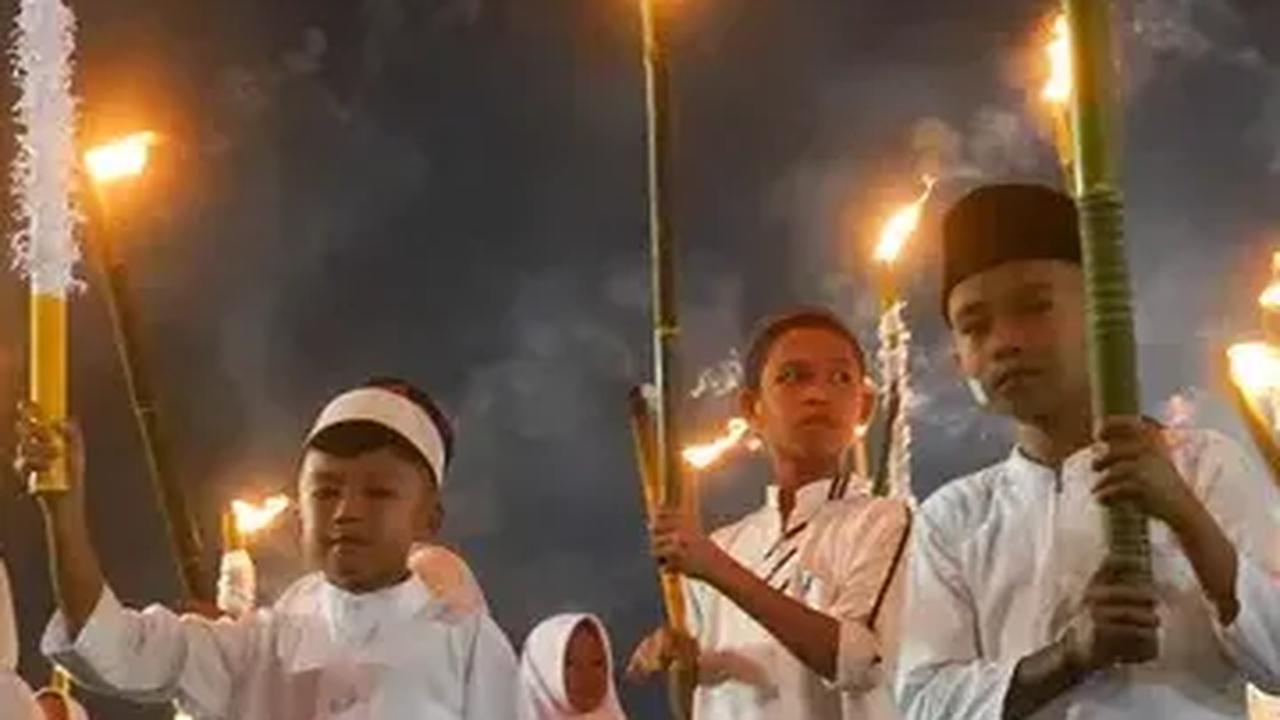 Tahun baru Hijriah identik dengan perjalanan hijrah Nabi Muhammad SAW dari Makkah menuju Madinah.