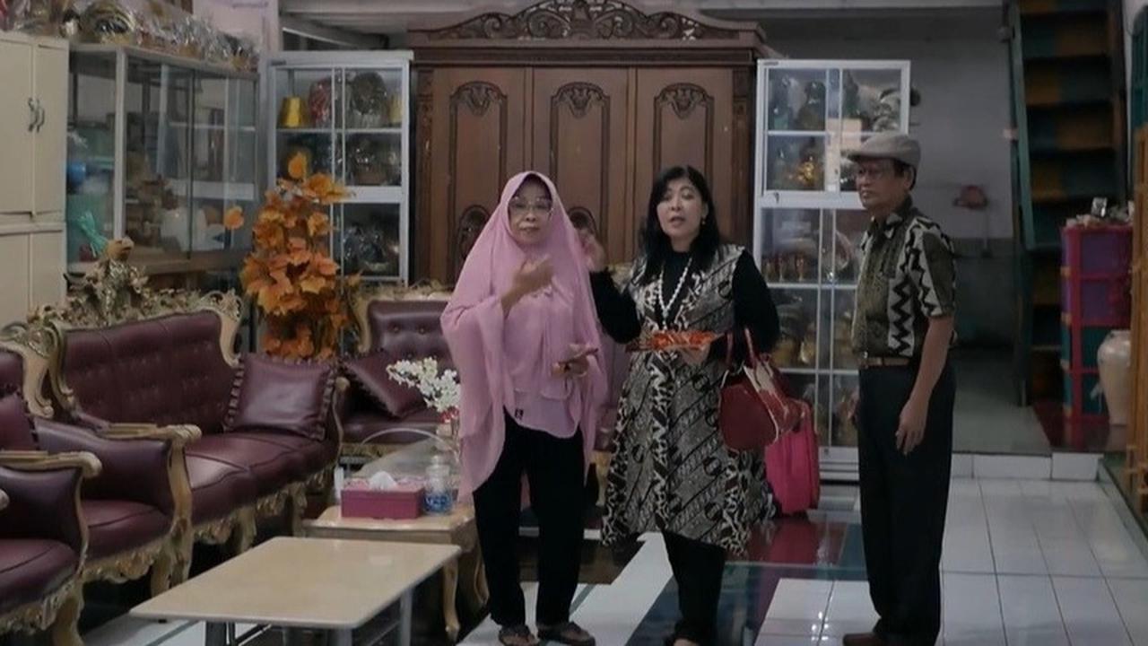 Namanya Menjadi Sorotan, Potret Rumah Yati Pesek yang Luas Sederhana Dilengkapi Toko Alat Tulis dan Persewaan Kostum