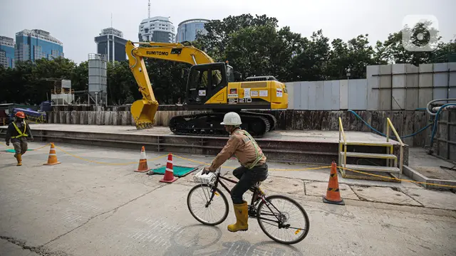 Melihat Progres Pembangunan MRT Fase 2 di Monas