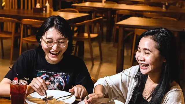 Pesona Kuliner Indonesia Timur yang Disajikan di Restoran Sebagai Hidangan Keluarga