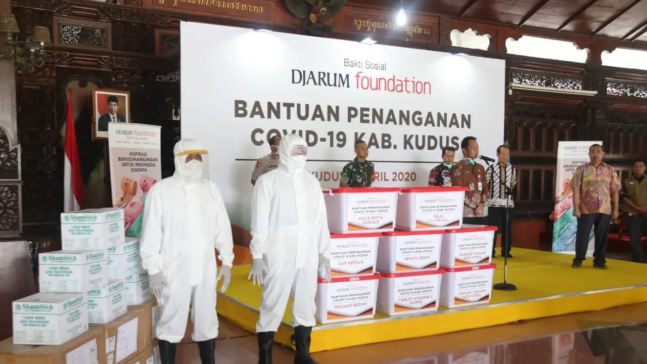 Bantuan APD untuk tenaga medis di Kudus