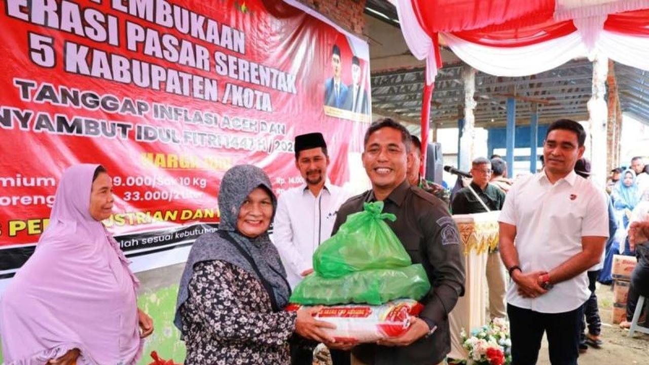 Ratusan Warga Padati Operasi Pasar Jelang Lebaran Aceh Barat, Harga Kebutuhan Pokok Terjangkau