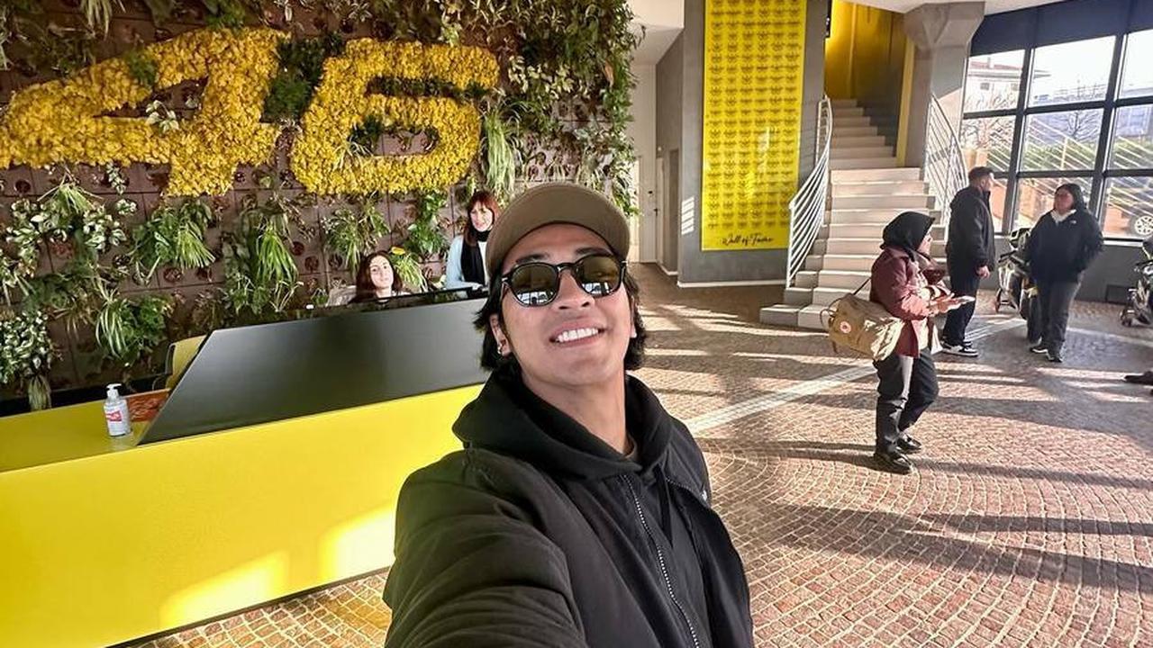 "Nggak lah, itu cuma becandaan doang, enggak ada yang serius. lagian gue kenal adeknya Ibel (Irish Bella) udah lama. Ya kita kenal bareng lama lah," ujar Abidzar.&nbsp;
