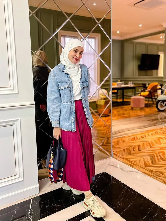 instagram.com/@shireensungkar
