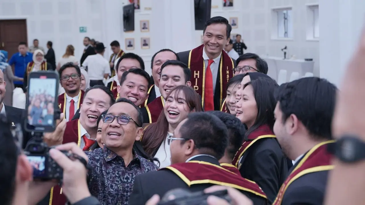 Menteri Koordinator Bidang Pembangunan Manusia dan Kebudayaan, Pratikno, menghadiri  acara pelantikan dan simposium nasional yang telah berlangsung di Kementerian Koordinator Bidang Pembangunan Manusia dan Kebudayaan (Istimewa)