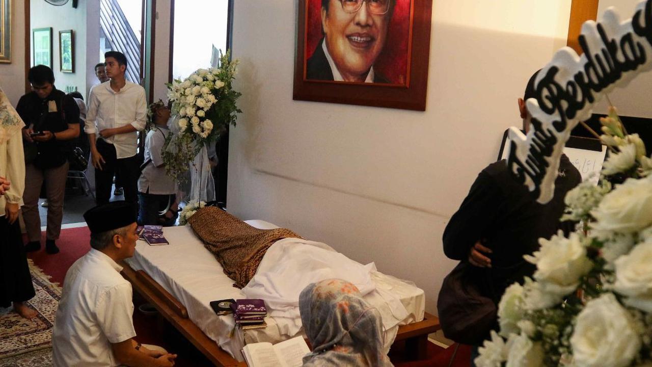 Mantan Menteri Koordinator Bidang Kemaritiman Rizal Ramli&nbsp;menghembuskan napas terakhirnya di Rumah Sakit Cipto Mangunkusumo (RSCM), Jakarta, pada Selasa (2/1/2024).<br>