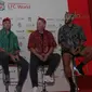 Legenda Liverpool Roy Evans, Jason McAteer, Gary McAllister, Patrik Berger hadir pada acara LFC World di Mal Taman Angrek, Jakarta (08/03/2018). (Bola.com/Nick Hanoatubun)