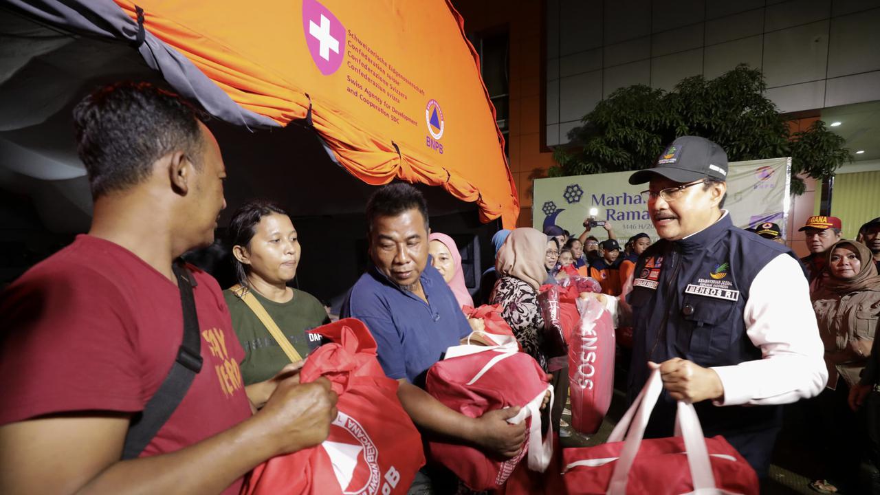 Menteri Sosial Saifullah Yusuf (Gus Ipul) datangi korban banjir Bekasi.