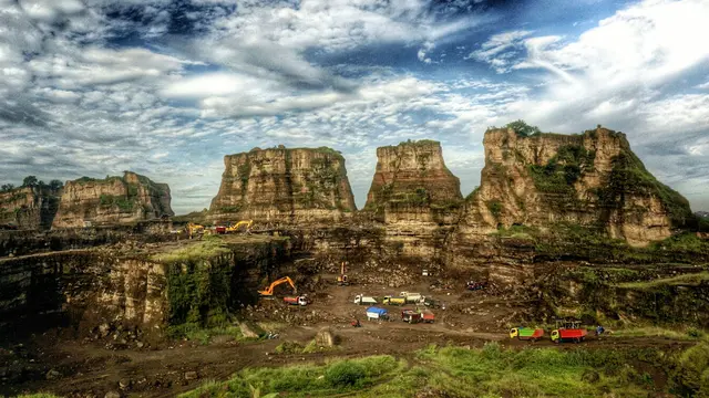 20 Tempat Wisata Di Jawa Tengah Terpopuler, Ada yang Mirip Perbukitan di Selandia Baru