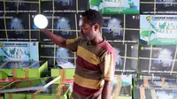 Sebanyak seribu paket Lampu Tenaga Surya Hemat Energi (LTSHE) yang saat ini masih berada di gudang transit di Sentani, Papua, akan dibagikan kepada masyarakat pedalaman di Kabupaten Yahukimo, Papua, mulai Sabtu (11/8).