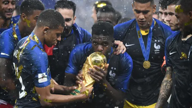 Foto: Pernah Angkat Trofi di 2018, Pemain Top Prancis Ini Hanya Jadi Penonton di Piala Dunia 2022