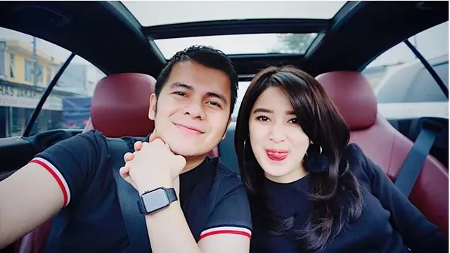 Handika Pratama dan Rosiana Dewi terlihat sangat mesra, bikin baper netizen.