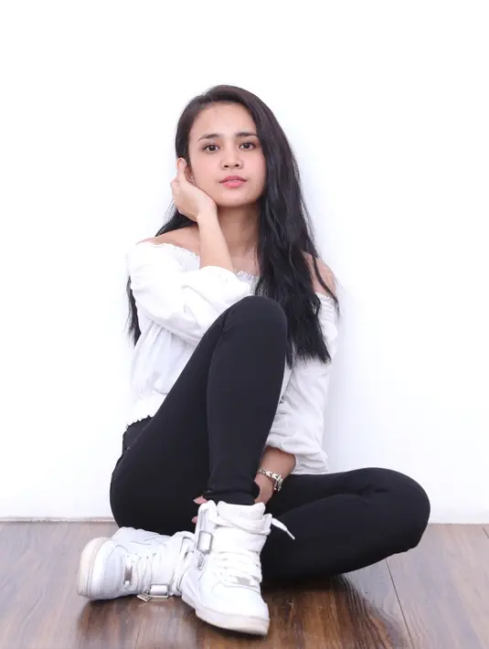 Michele Ziudith visit film Mekah I'm Coming di Gondangdia, Rabu (4/3/2020). (Daniel Kampua/Fimela.com)