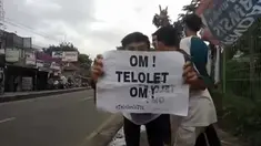 Namun, Jokowi menegaskan, masyarakat harus tahu batas-batas yang tak boleh dilanggar dalam mencari hiburan semacam itu.