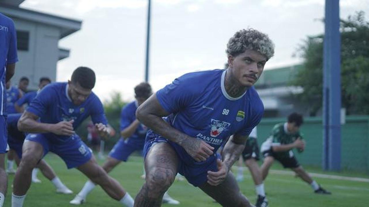 Tak Ada Misi Balas Dendam, Bojan Hodak Santai Jelang Duel Persib Vs Malut United di BRI Super League