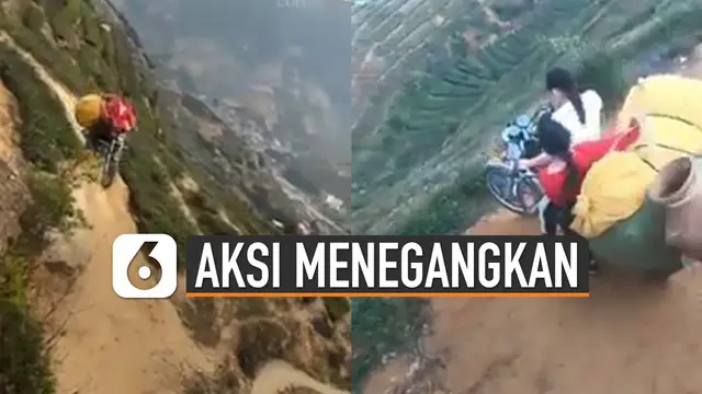 Aksi turuni bukit dengan motor ini bikin deg-degan.