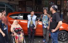 Beri Mobil Limited Edition Untuk Bunda Iffet, Raffi Ahmad 'Aku Tuh Belum Pernah Lihat Mobilnya
