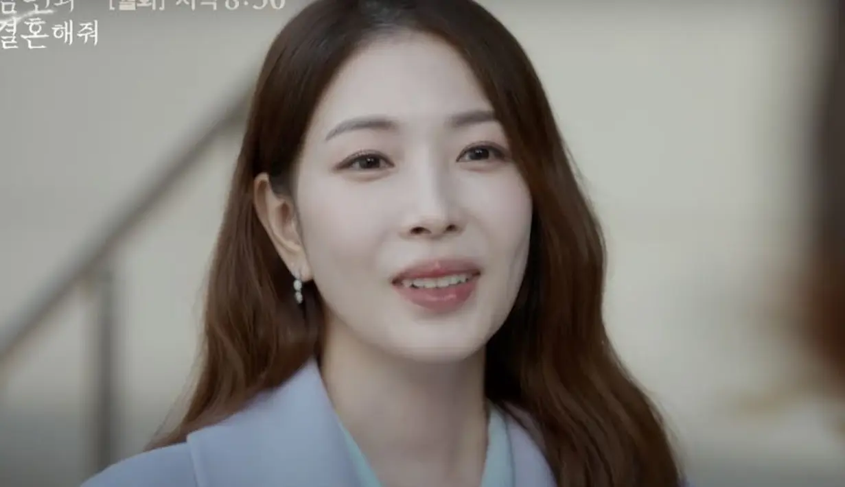 Di akhir episode 11, mantan tunangan Yoo Ji Hyuk, Oh Yoo Ra (diperankan oleh BoA) muncul di hadapan Kang Ji Won dan mengungkapkan bahwa dia adalah tunangan Yoo Ji Hyuk. (Foto: tvN)