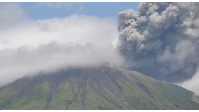 News Flash: Potensi Erupsi Gunung Sinabung Terus Meningkat