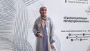 Meskipun jarang tampil di layar kaca, namun sosok Fenita Arie terus menginspirasi melalui media sosialnya. Gaya fashion modest-nya begitu menawan dan bisa diaplikasikan oleh siapapun. [Foto: instagram/ Fenita Arie]